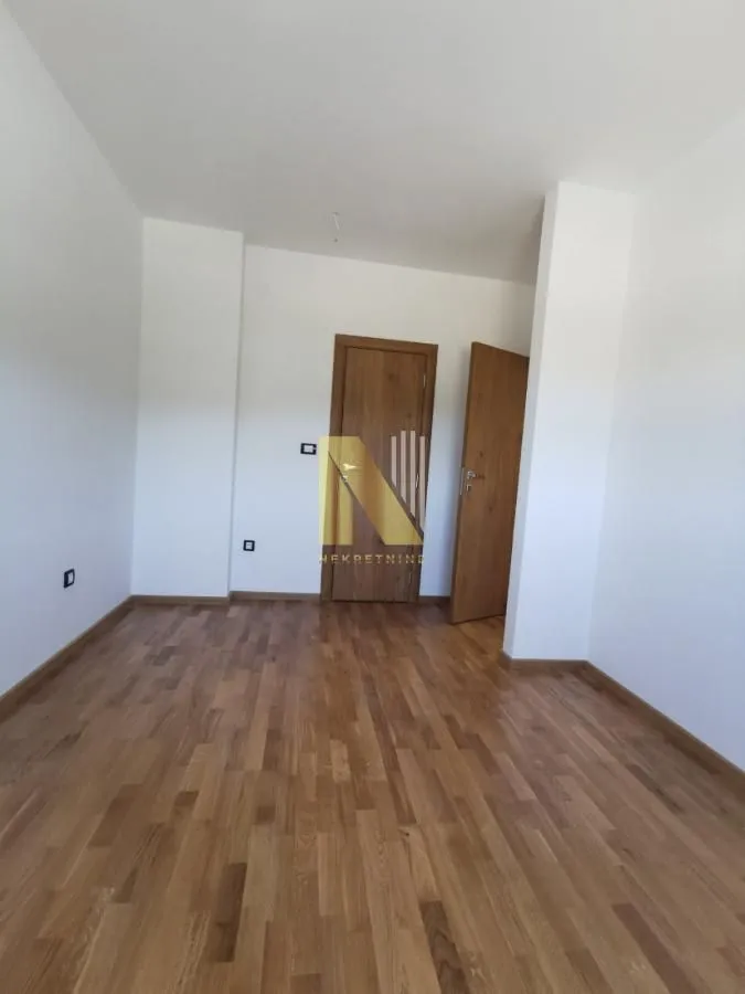 Prodaja, četvorosoban stan, 124m², Sremska Kamenica, Petrovaradin