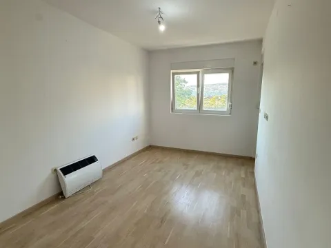 Rent, two bedroom apartment, 75m², City Kvart, Podgorica - image 2
