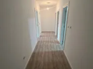 Izdavanje, trosoban stan, 92m², Šušanj, Bar - image 7