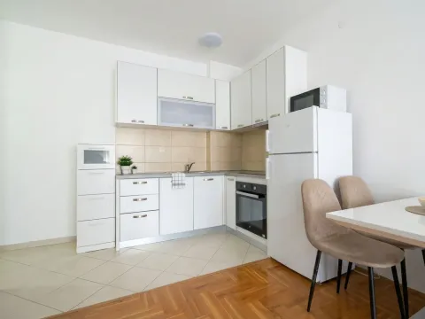Sale, two bedroom apartment, 42m², Budva, Crna Gora - image 4