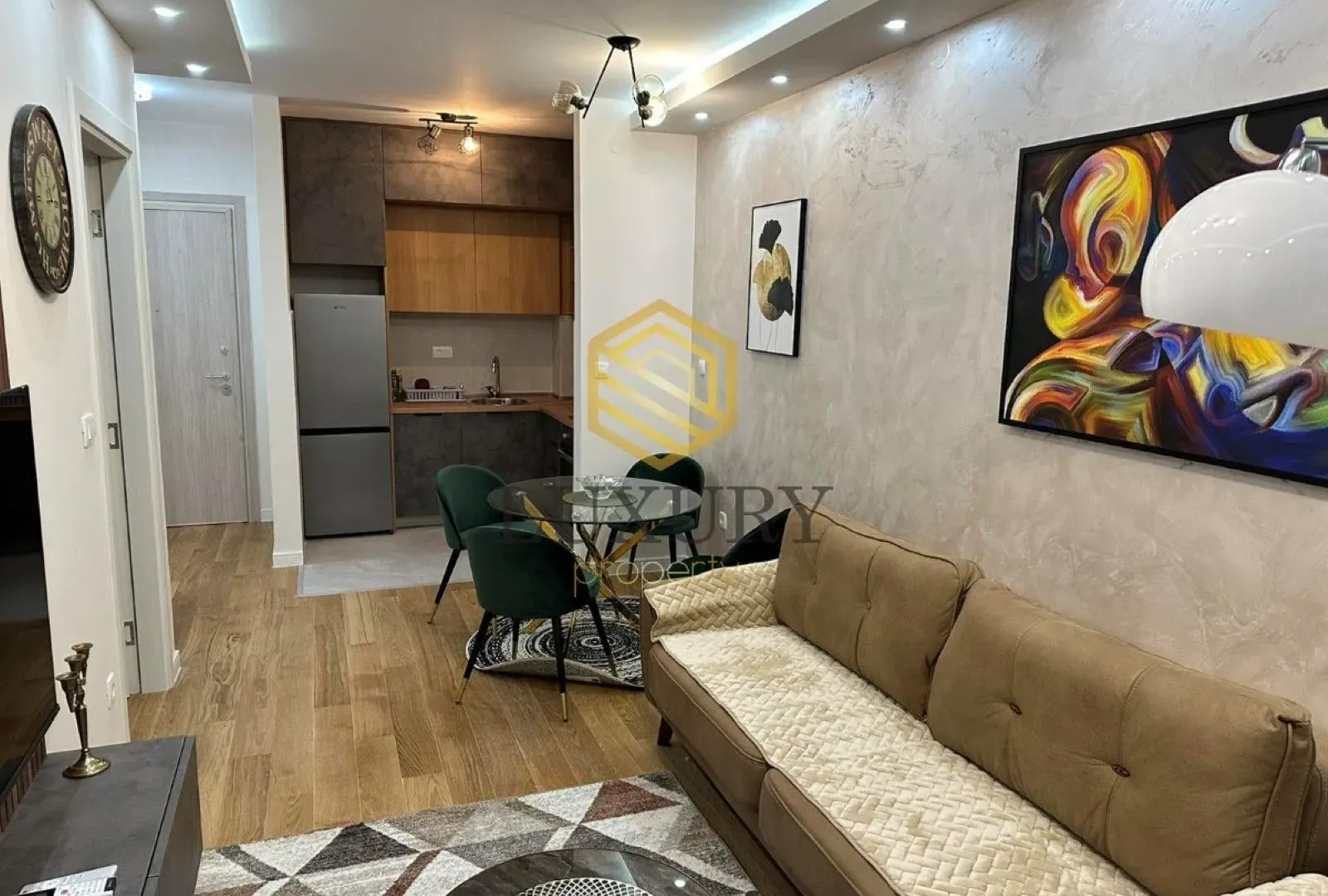 Izdavanje, jednosoban stan, 45m², Central Point, Podgorica