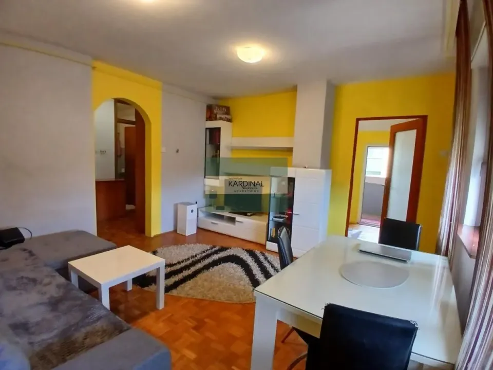 Prodaja, dvosoban stan, 60m², Centar, Jagodina