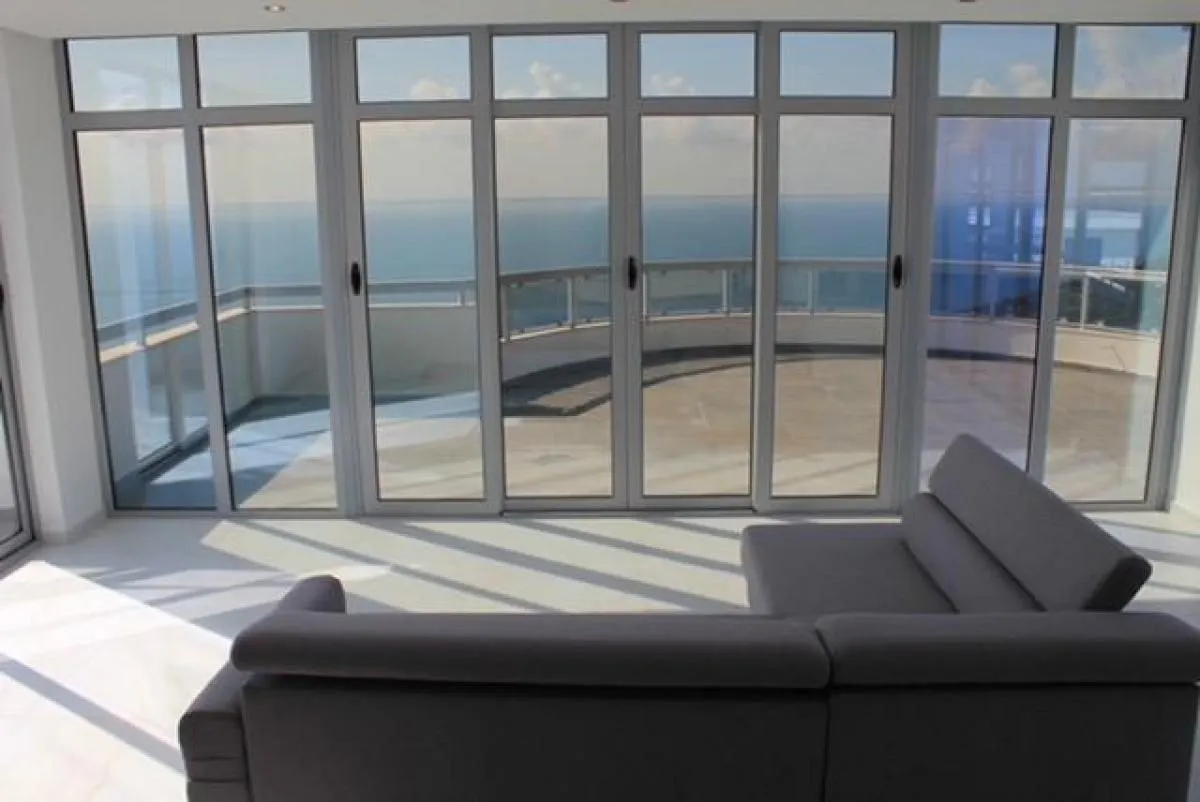 Prodaja, trosoban stan, 241m², Bar, Crna Gora