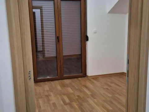 Prodaja, jednosoban stan, 40m², Stari Aerodrom, Podgorica - image 7