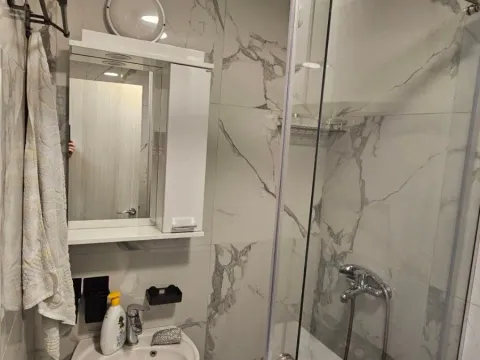 Izdavanje, jednosoban stan, 40m², Pejton, Podgorica - image 7