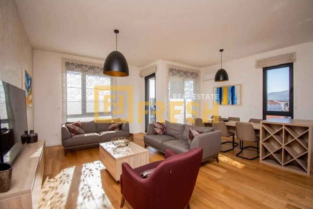 Izdavanje, trosoban stan, 95m², City Kvart, Podgorica
