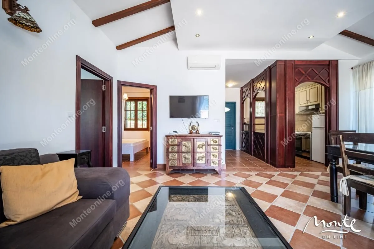 Prodaja, dvosoban stan, 92m², Kostanjica, Kotor