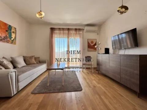 Izdavanje, garsonjera, 33m², City Kvart, Podgorica - image 2