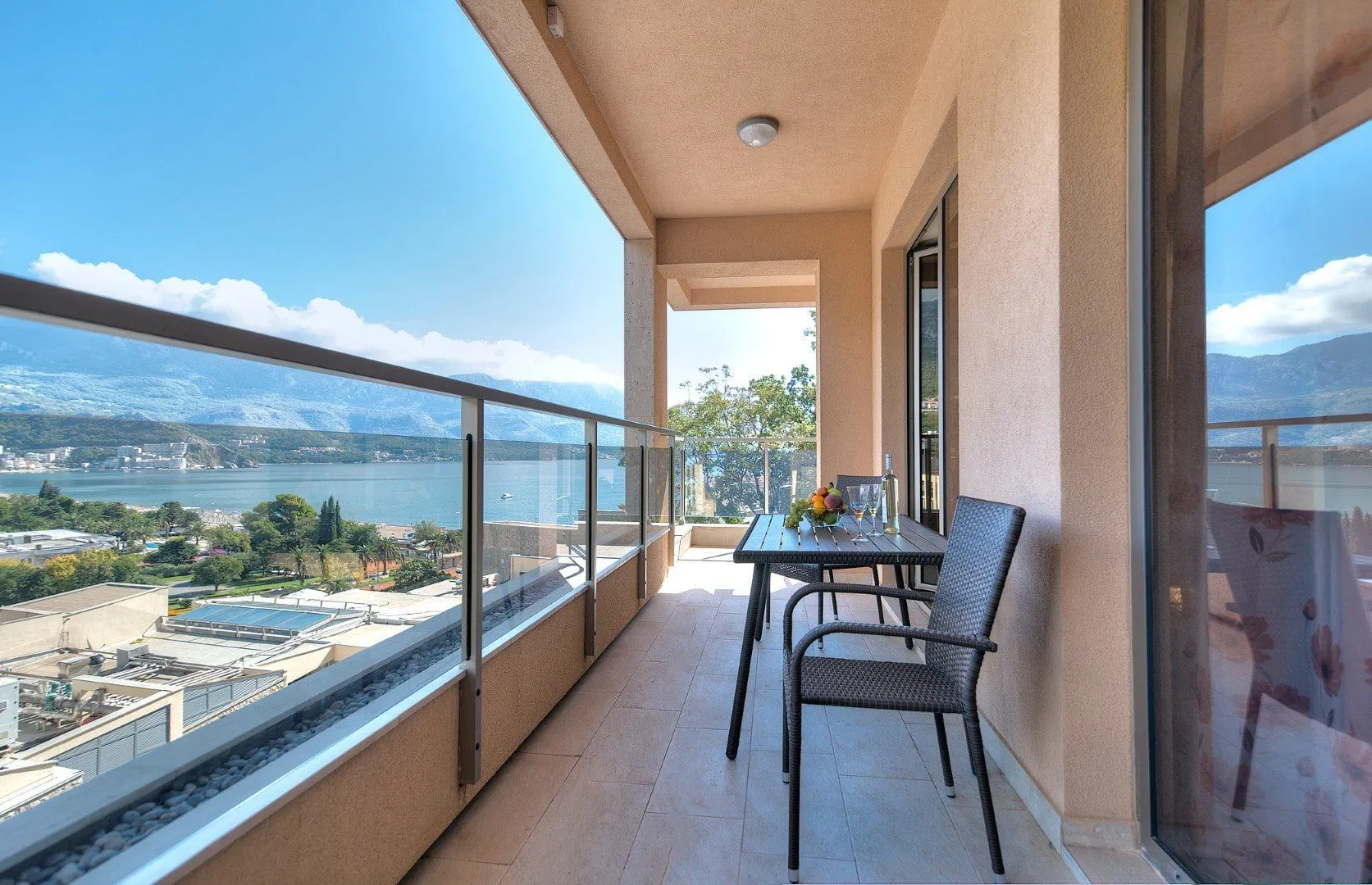 Prodaja, dvosoban stan, 92m², Bečići, Budva