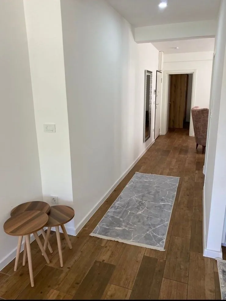 Izdavanje, jednosoban stan, 64m², Mažina, Tivat