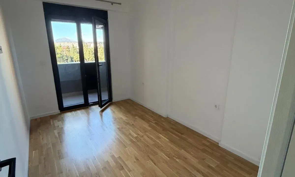 Izdavanje, jednosoban stan, 44m², Stari Aerodrom, Podgorica