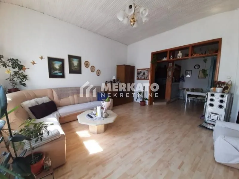 Prodaja, četvorosoban stan, 96m², Centar, Zrenjanin