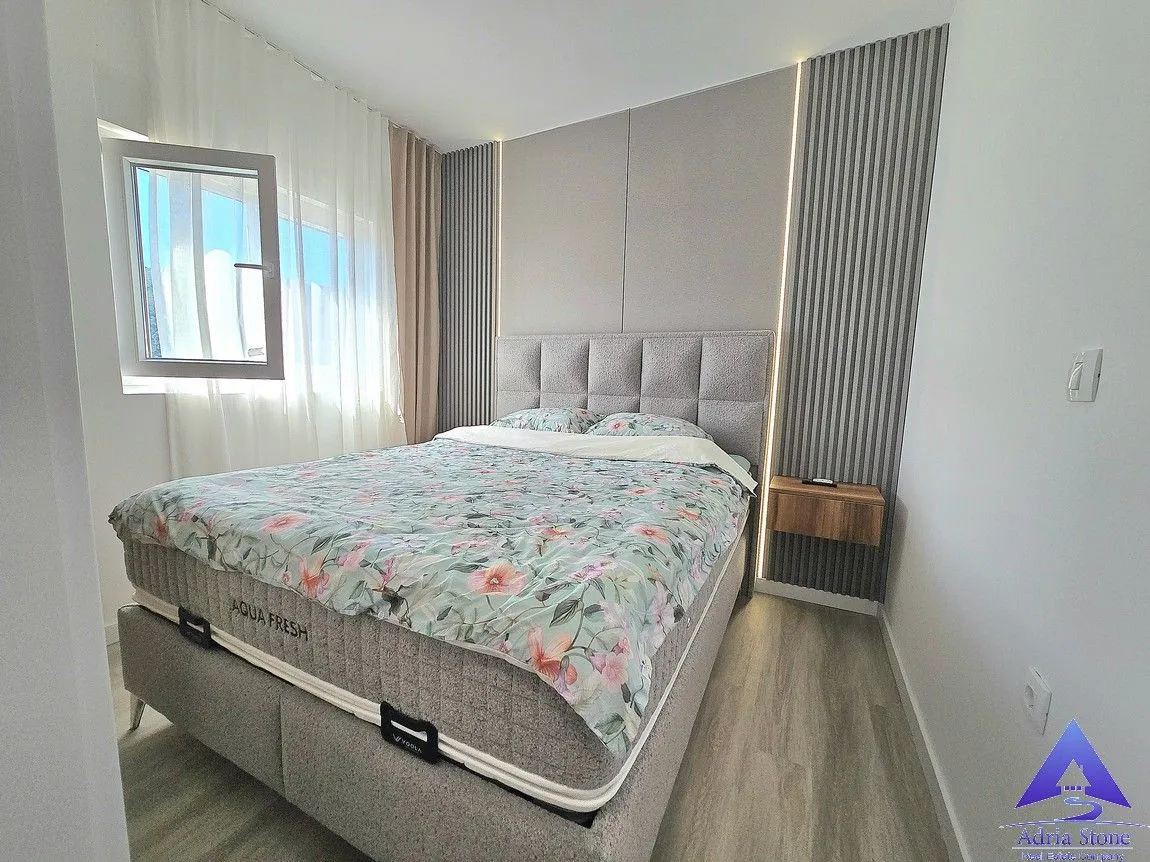 Prodaja, dvosoban stan, 63m², Lazi, Budva