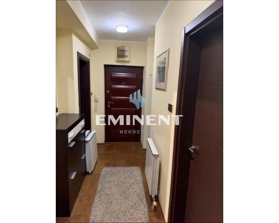 Rent, two bedroom apartment, 75m², Južni Bulevar, Vračar Sve Podlokacije