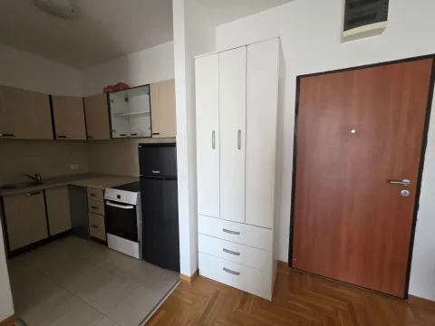 Rent, one bedroom apartment, 45m², Budva, Crna Gora - image 15