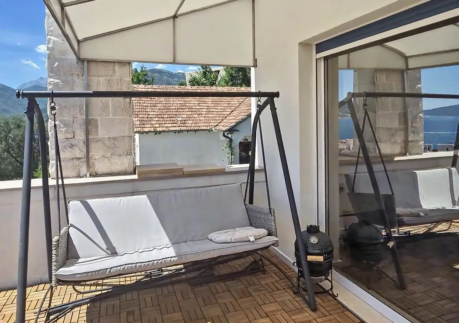 Rent, two bedroom apartment, 100m², Donja Lastva, Tivat