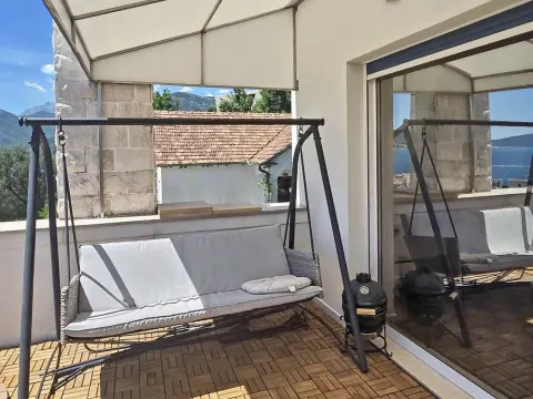 Rent, two bedroom apartment, 100m², Donja Lastva, Tivat - image 16
