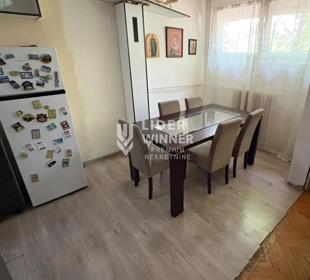 Prodaja, trosoban stan, 70m², Novi Beograd Sve Podlokacije, Beograd