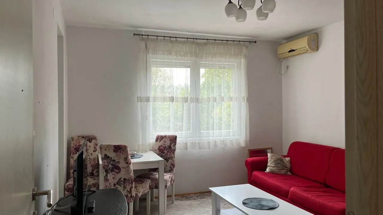 Izdavanje, jednosoban stan, 43m², Centar, Podgorica