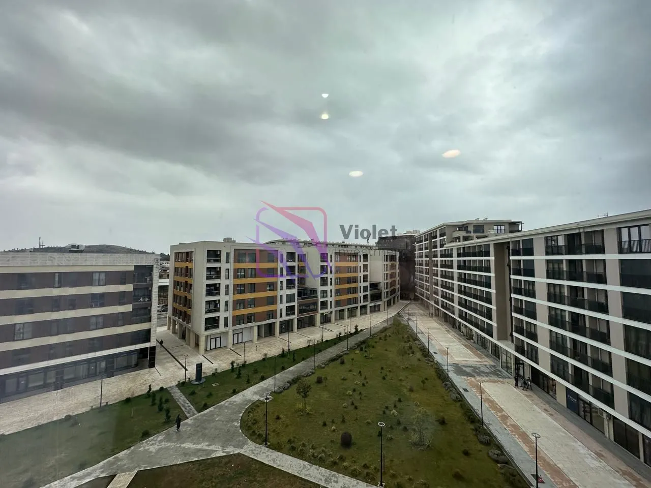 Izdavanje, dvosoban stan, 83m², Kod Capital Plaze, Podgorica