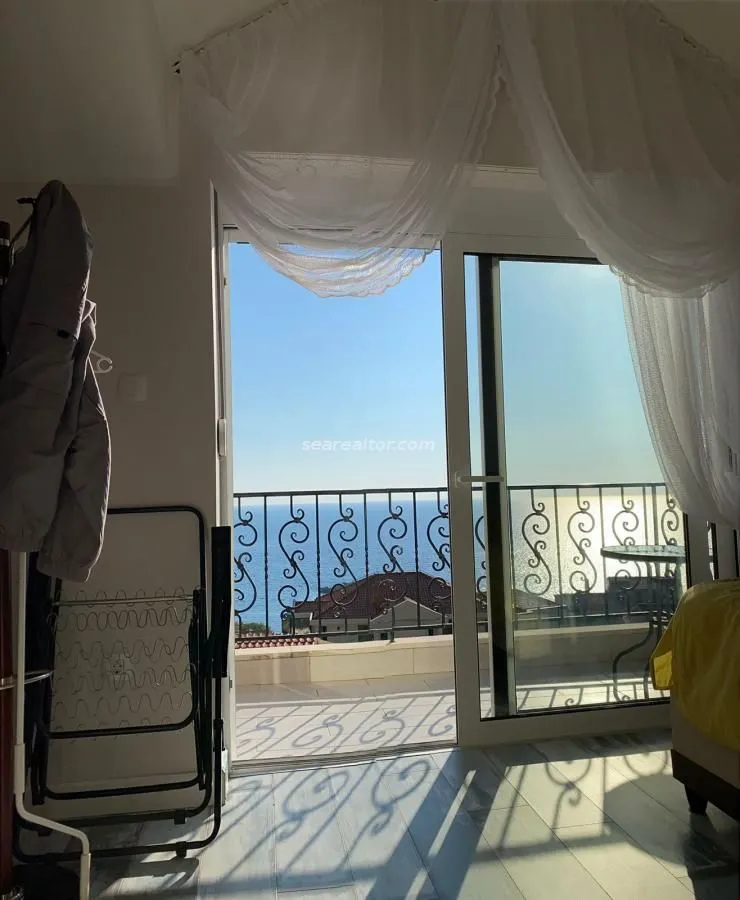 Sale, four bedroom apartment, 82m², Sveti Stefan, Budva