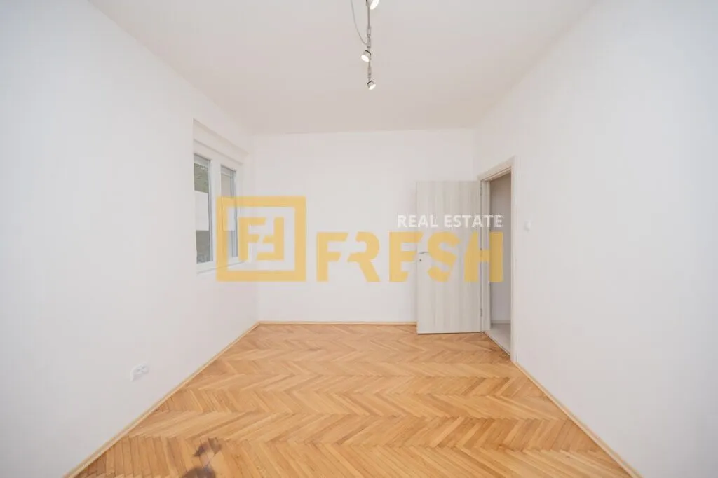Rent, office space, 57m², Centar, Podgorica