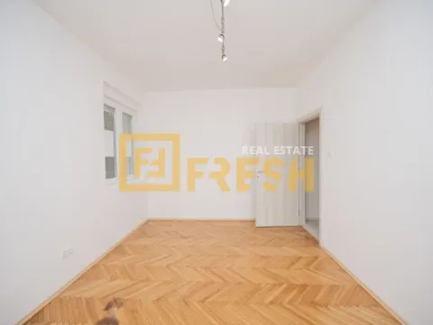 Izdavanje, poslovni prostor, 57m², Centar, Podgorica - image 8