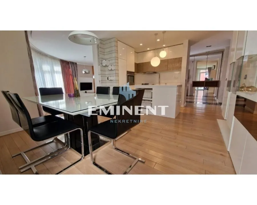 Sale, house, 345m², Surčin, Beograd