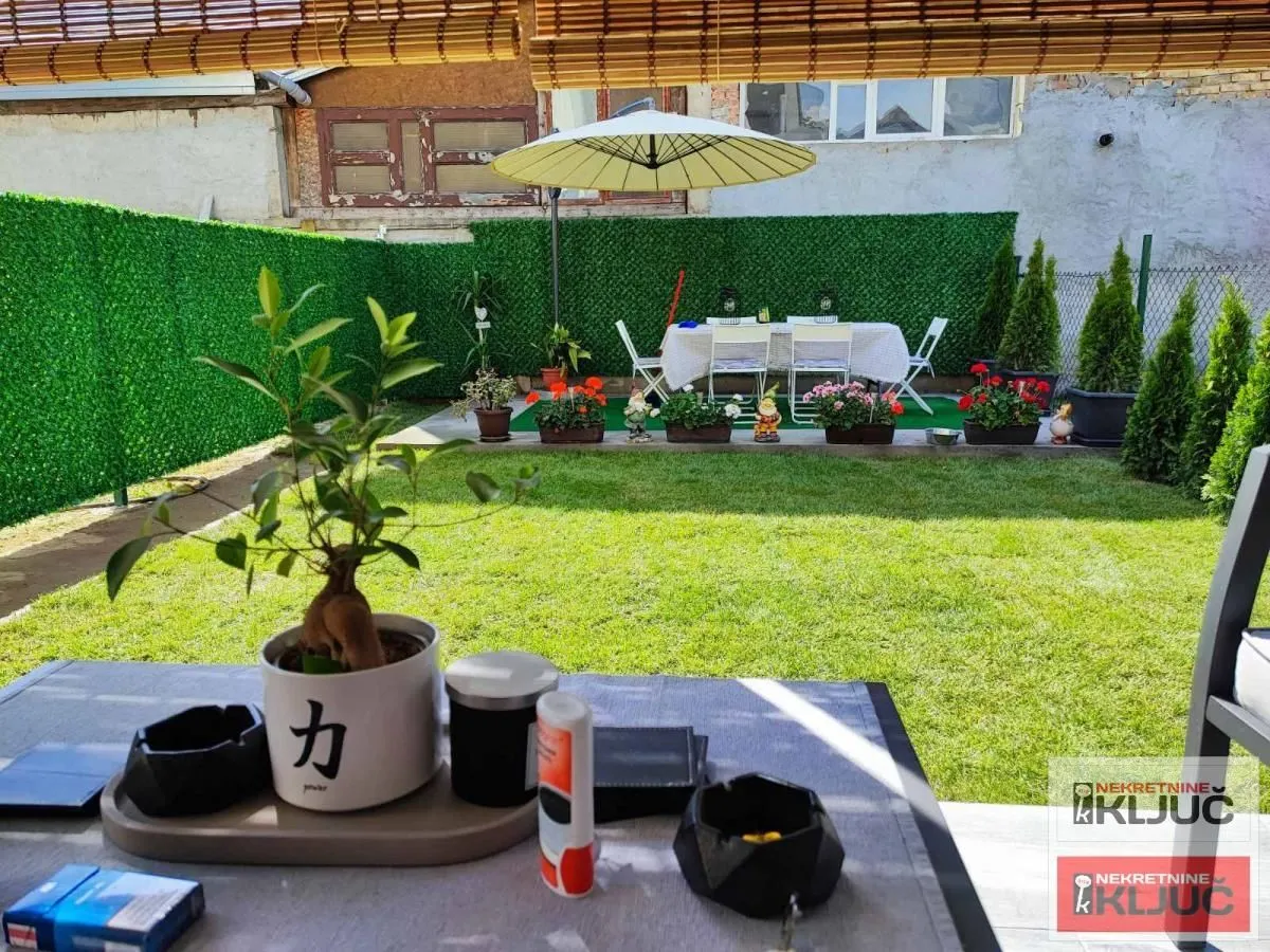 Prodaja, trosoban stan, 68m², Vidovdansko naselje, Novi Sad Sve Podlokacije