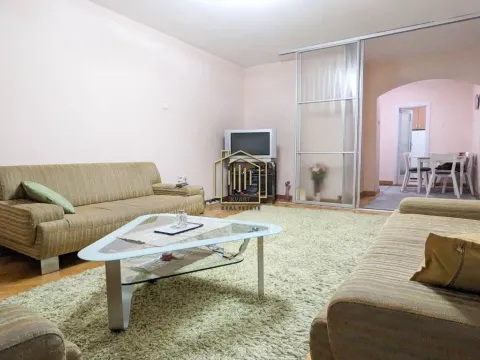 Prodaja, četvorosoban stan, 92m², Lepa Kata, Podgorica - image 2