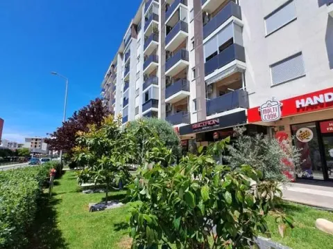 Sale, two bedroom apartment, 72m², City Kvart, Podgorica - image 2
