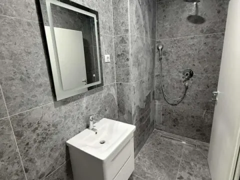 Sale, one bedroom apartment, 38m², Bečići, Budva - image 12