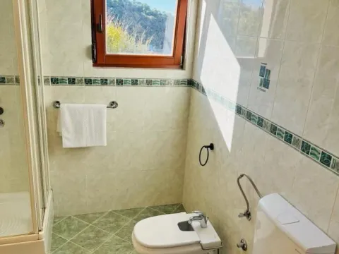 Sale, three bedroom apartment, 120m², Petrovac, Budva - image 11