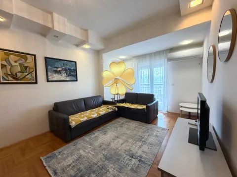 Rent, three bedroom apartment, 100m², City Kvart, Podgorica - image 3