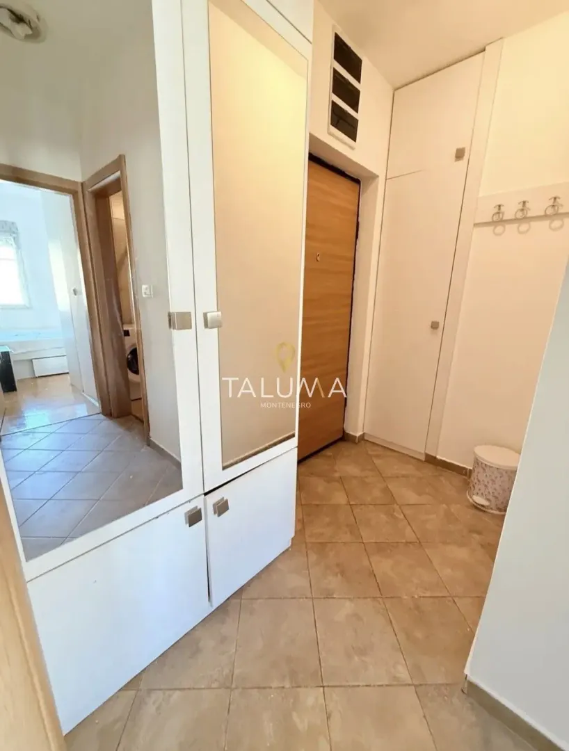 Izdavanje, jednosoban stan, 38m², Stari Aerodrom, Podgorica