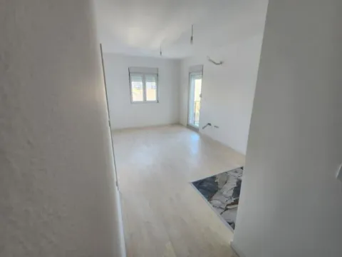 Prodaja, dvosoban stan, 46m², City Kvart, Podgorica - image 9