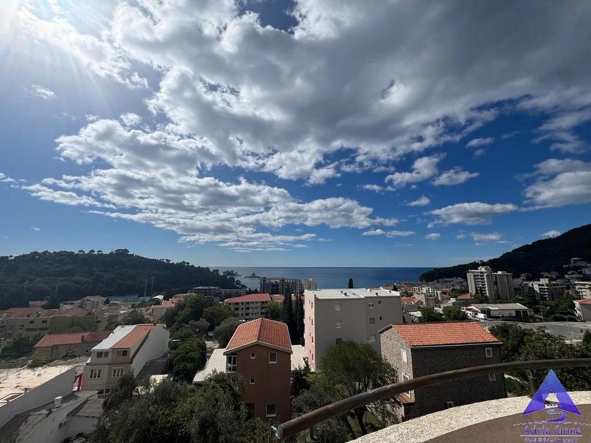 Prodaja, četvorosoban stan, 176m², Petrovac, Budva