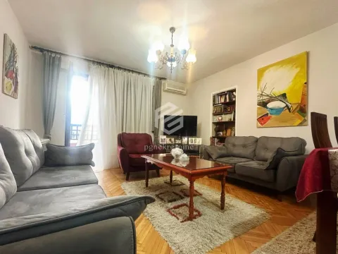 Prodaja, dvosoban stan, 74m², Lepa Kata, Podgorica