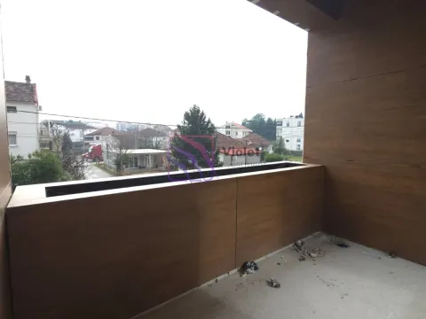 Prodaja, dvosoban stan, 69m², Stari Aerodrom, Podgorica - image 15