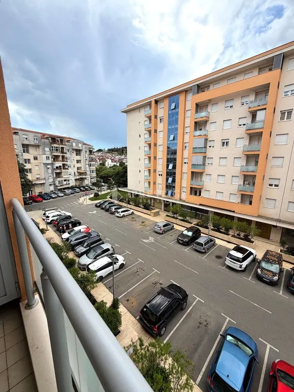 Rent, one bedroom apartment, 44m², City Kej, Podgorica