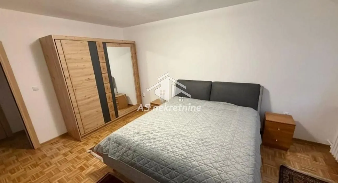Rent, apartment, 210m², Čukarica, Beograd