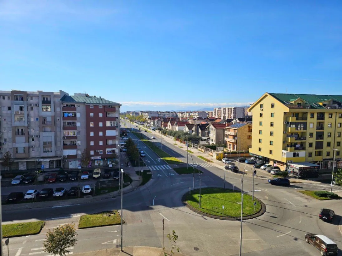 Prodaja, trosoban stan, 78m², Stari Aerodrom, Podgorica