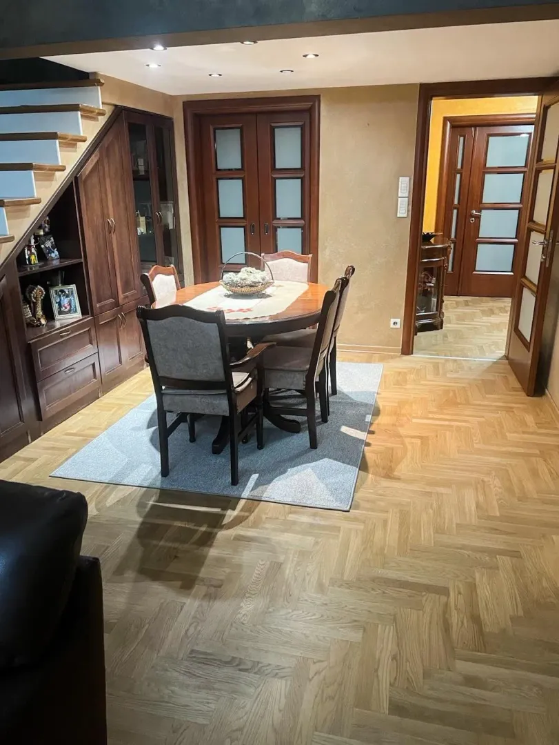 Izdavanje, trosoban stan, 130m², Preko Morače, Podgorica