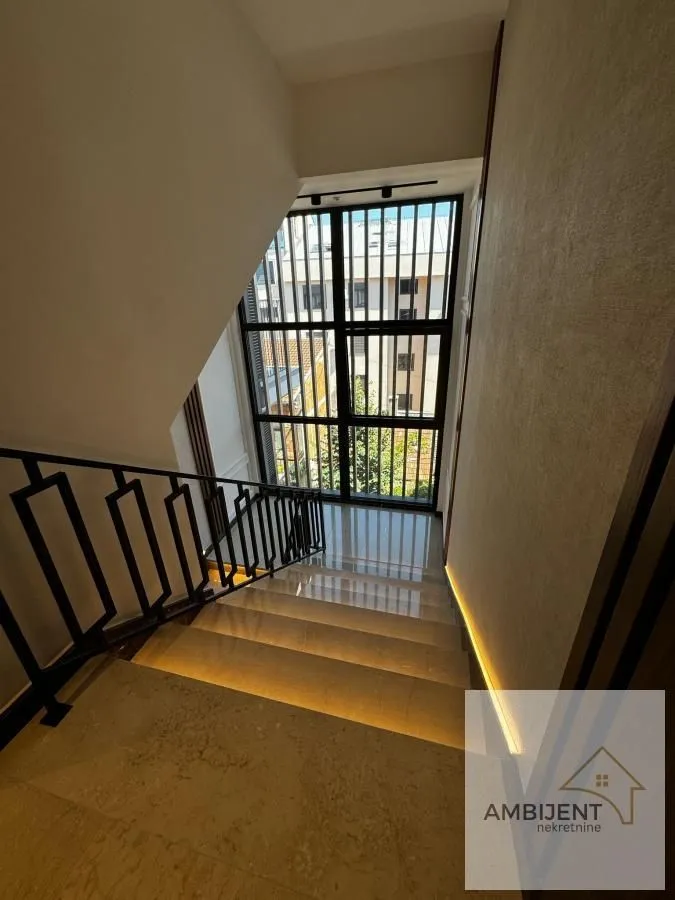 Prodaja, stan, 183m², Centar Sve Podlokacije, Beograd