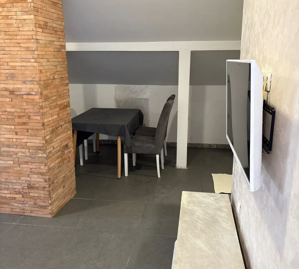Rent, one bedroom apartment, 70m², Stari Aerodrom, Podgorica