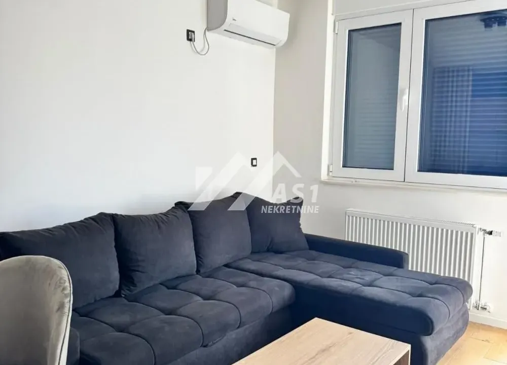 Izdavanje, dvosoban stan, 42m², Sajam, Novi Sad Sve Podlokacije