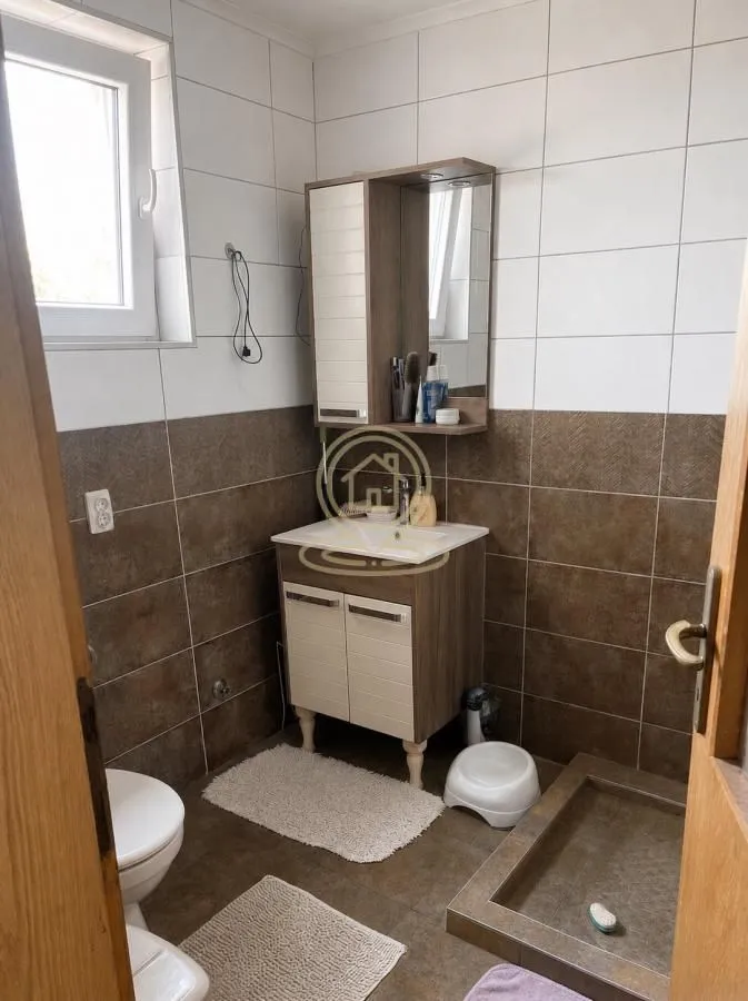 Prodaja, kuća, 320m², Kragujevac, Srbija