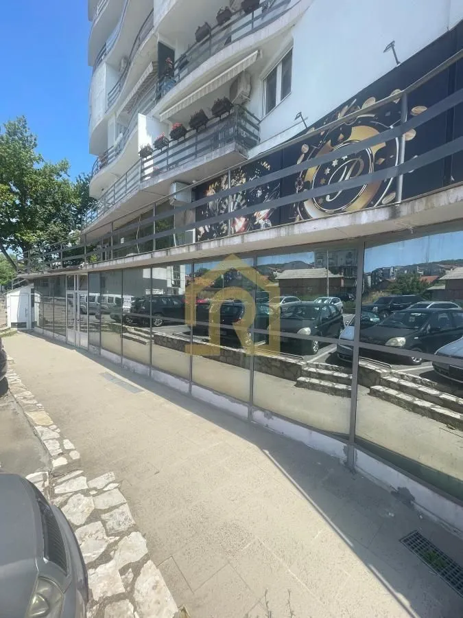 Izdavanje, poslovni prostor, 800m², Mirijevo Sve Podlokacije, Beograd