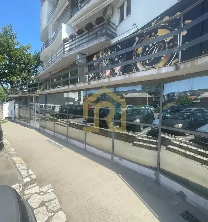 Izdavanje, poslovni prostor, 800m², Mirijevo Sve Podlokacije, Beograd