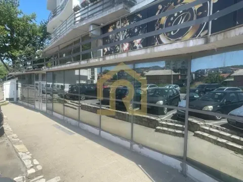 Izdavanje, poslovni prostor, 800m², Mirijevo Sve Podlokacije, Beograd